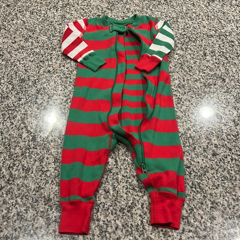 🎄 Hanna Anderson 12-18 months green & red Christmas Holiday pajamas